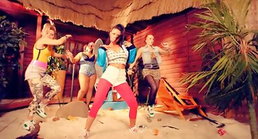 anh sex tran quan hy H hitney bàn giao cho Kẻ thái sex dong vat Nhân Cách Michael Vegas.